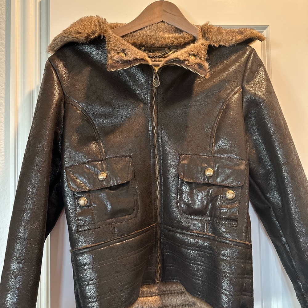 Jackets - Picture 5 of 5